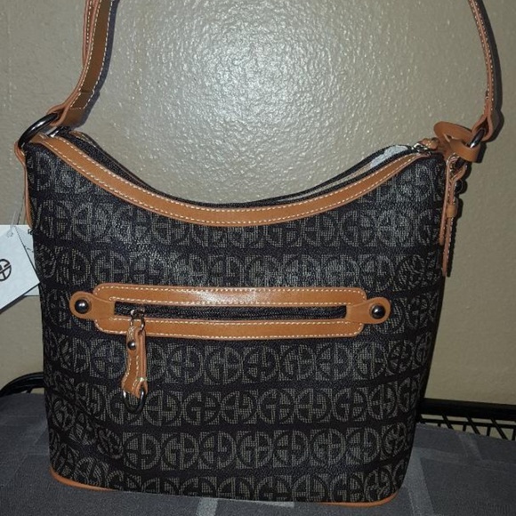 Giani Bernini Handbags - Giani Bernini Block Signature Purse